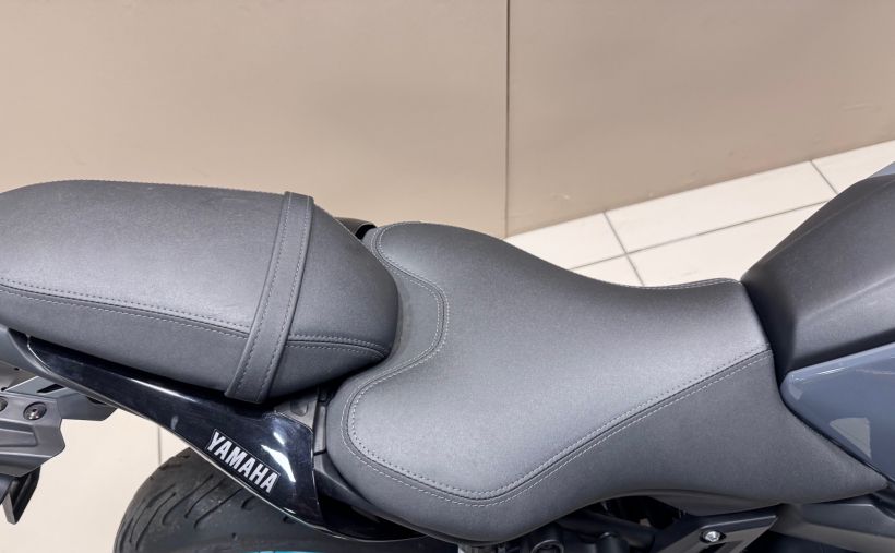 YAMAHA MT-07 4