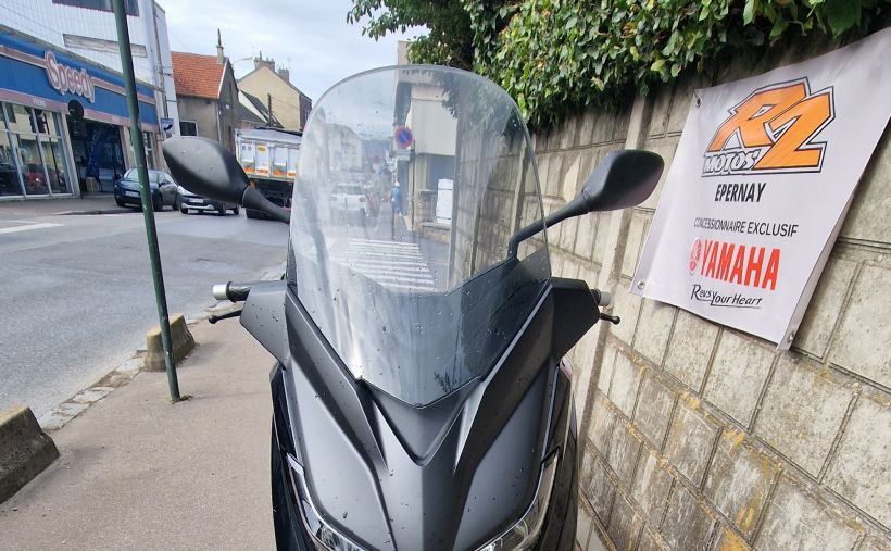 YAMAHA XMAX 125 2