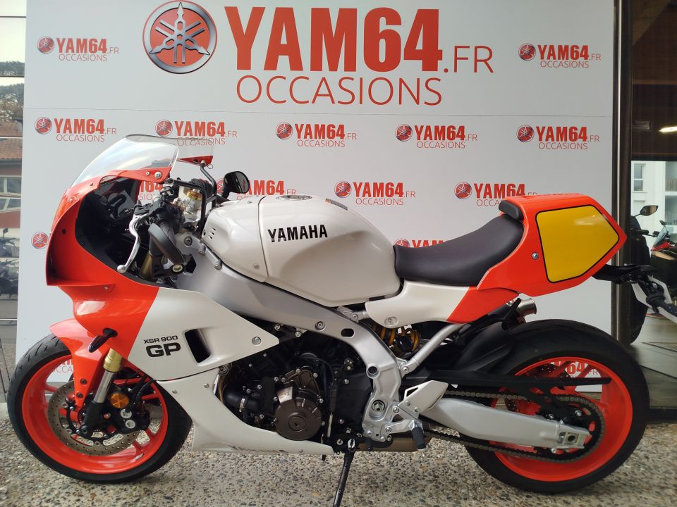 YAMAHA XSR 900 GP 2