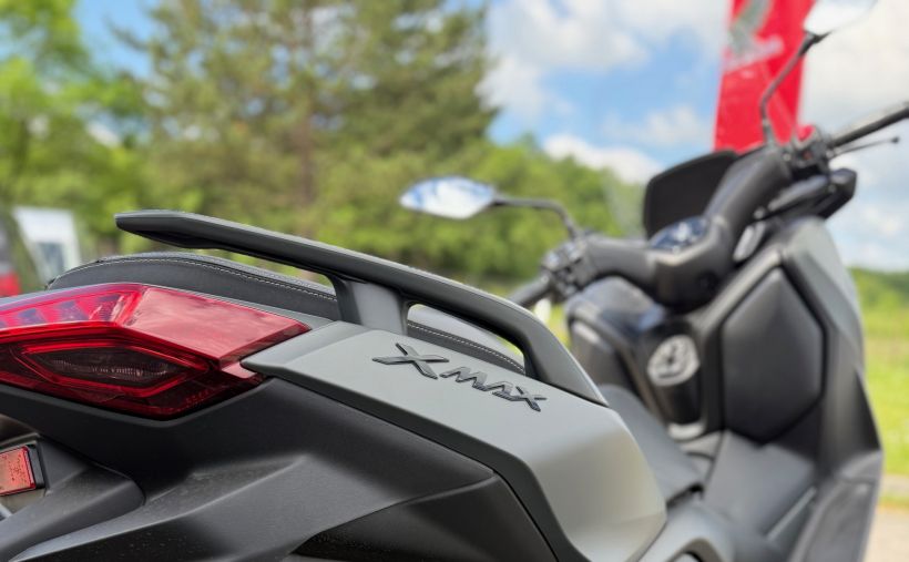 YAMAHA XMAX 300 2