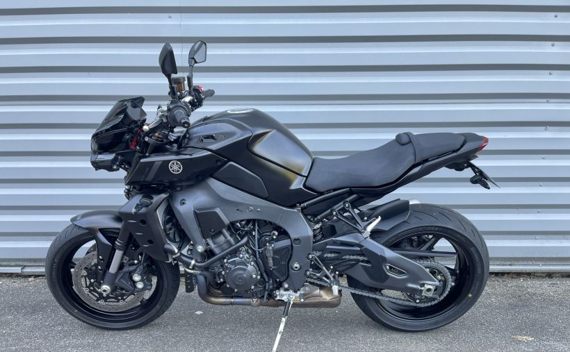 YAMAHA MT-10 4