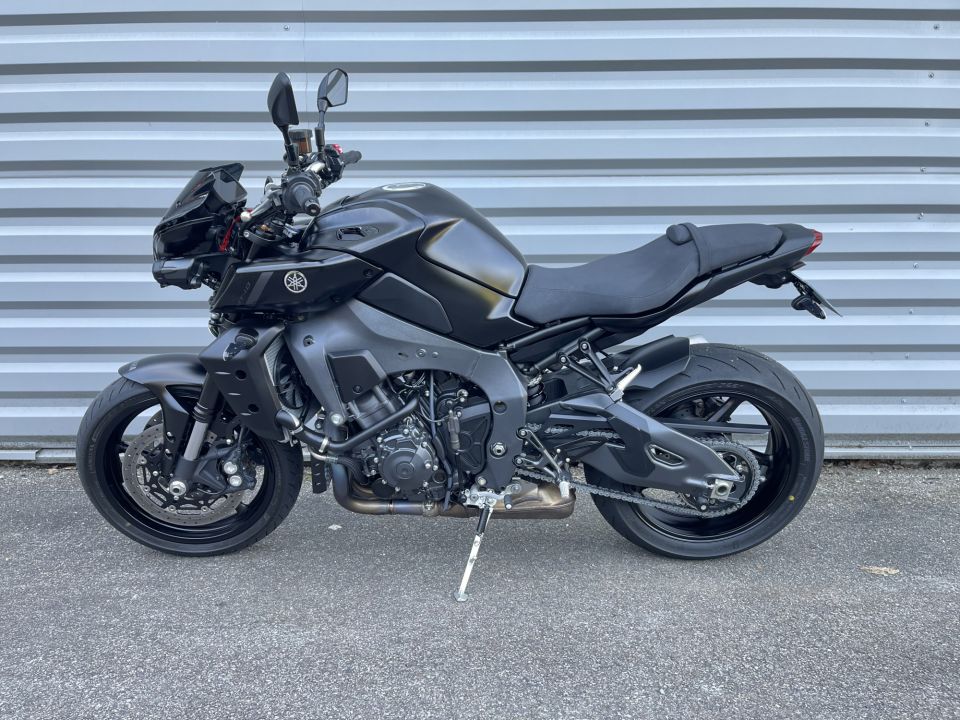 YAMAHA MT-10 4