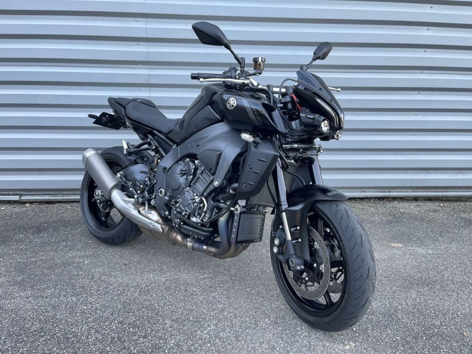 YAMAHA MT-10 0