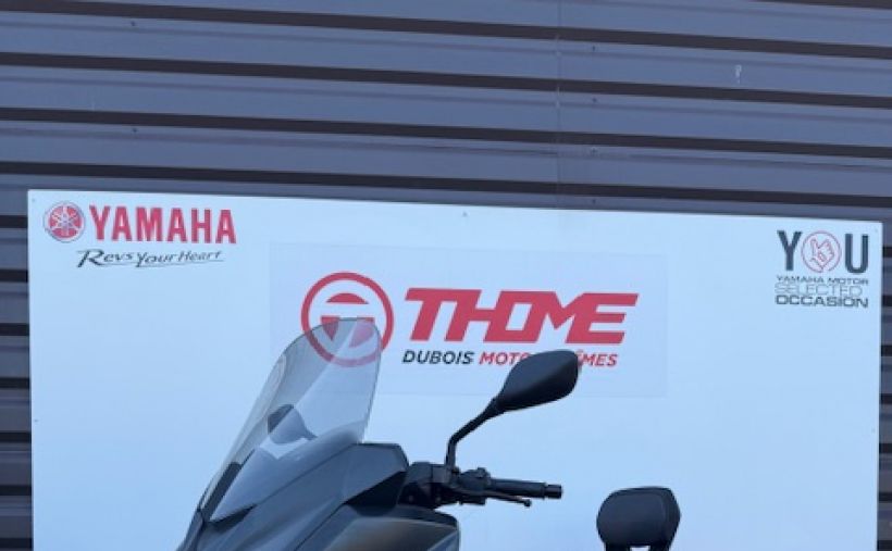 YAMAHA XMAX 125 3