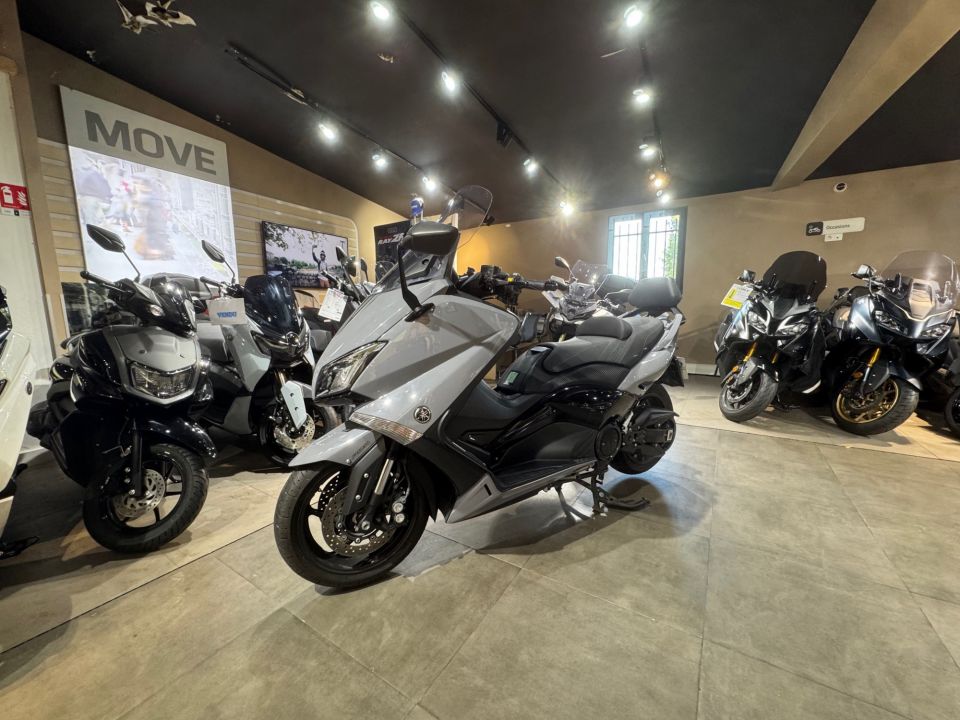 YAMAHA XP T-MAX 530 0