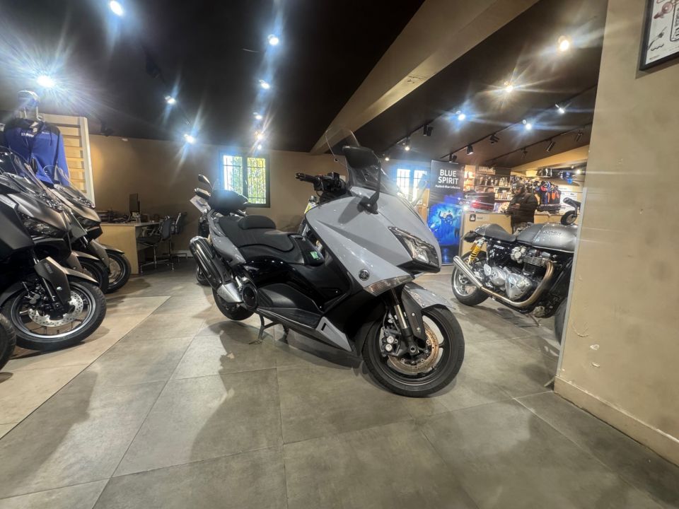YAMAHA XP T-MAX 530 1