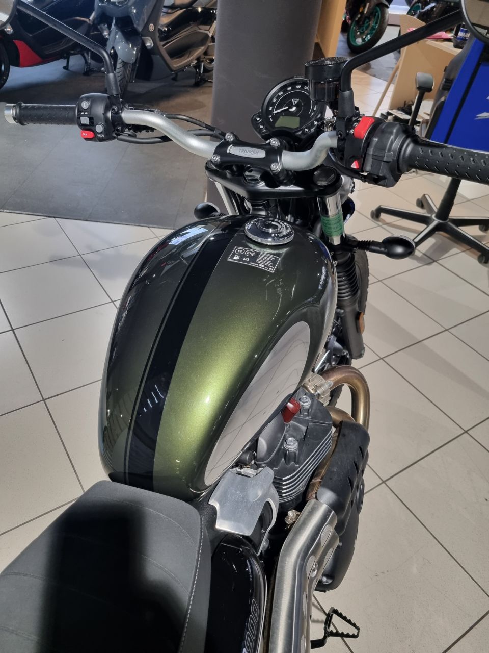 TRIUMPH SCRAMBLER 900 6