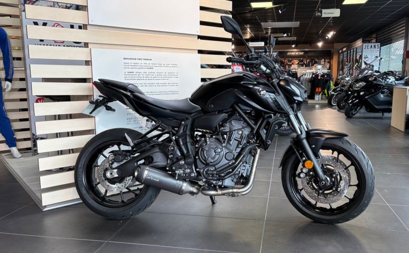 YAMAHA MT-07 1