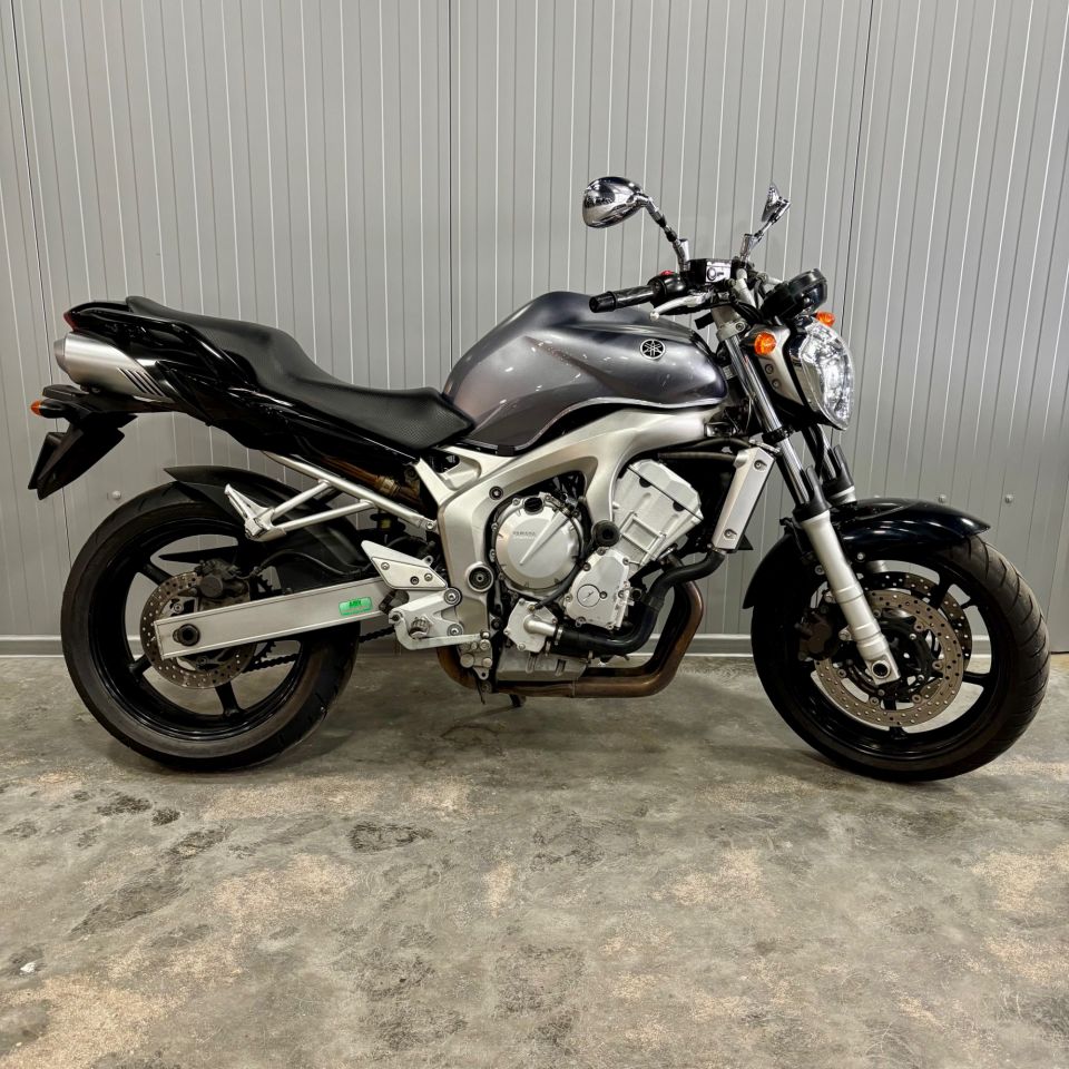 YAMAHA FZ6 (98CV) 0
