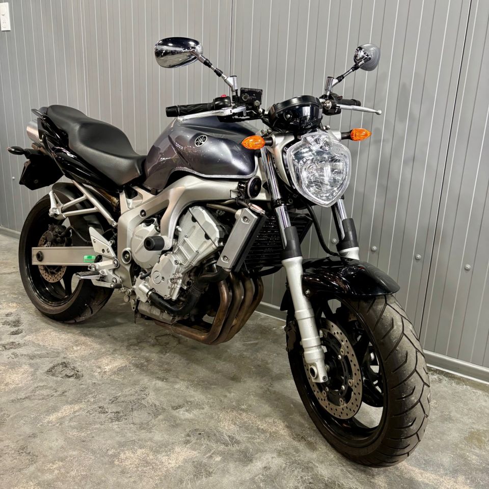 YAMAHA FZ6 (98CV) 3
