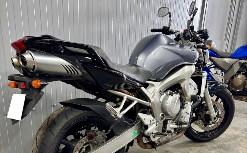 YAMAHA FZ6 (98CV) 6