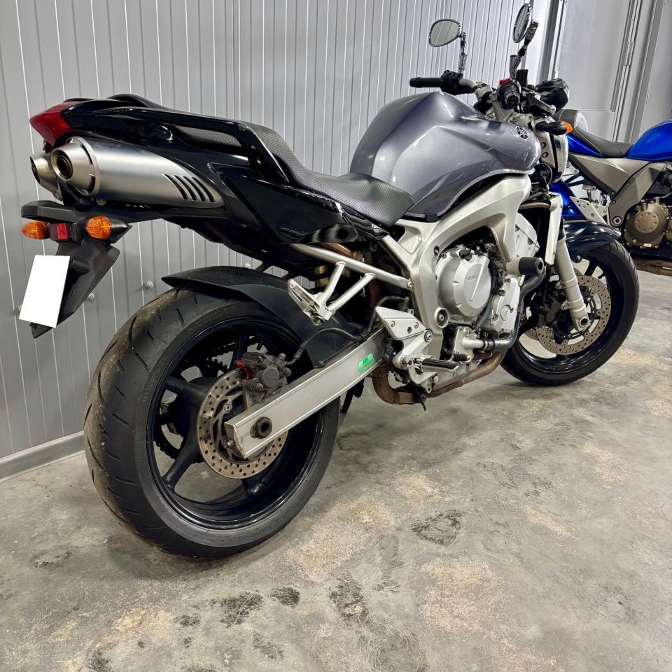 YAMAHA FZ6 (98CV) 6