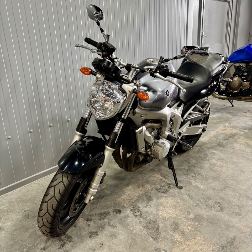YAMAHA FZ6 (98CV) 12