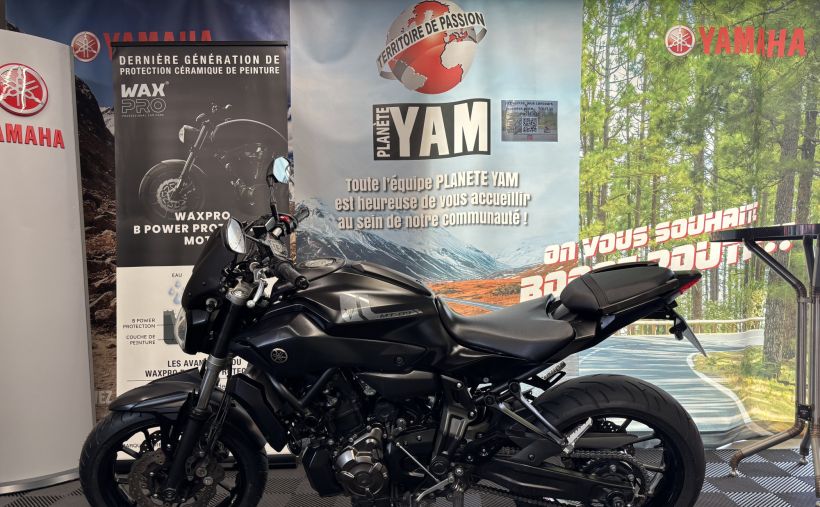 YAMAHA MT-07 5