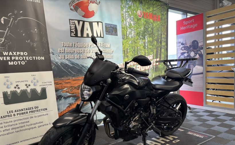 YAMAHA MT-07 7