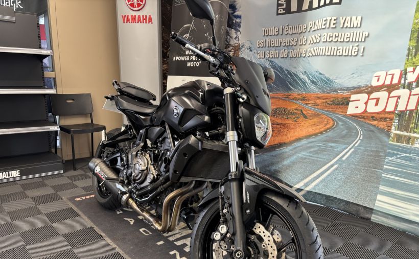 YAMAHA MT-07 1