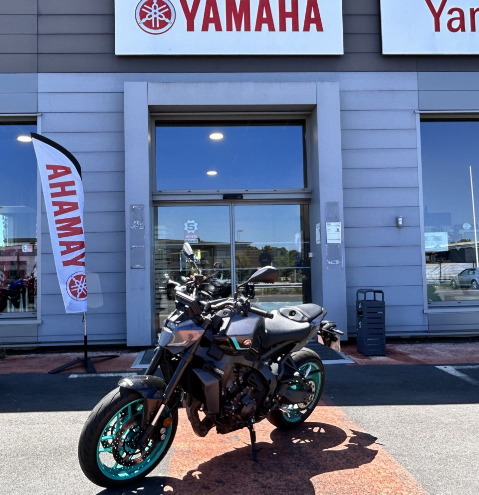 YAMAHA MT-09  Y-AMT 26