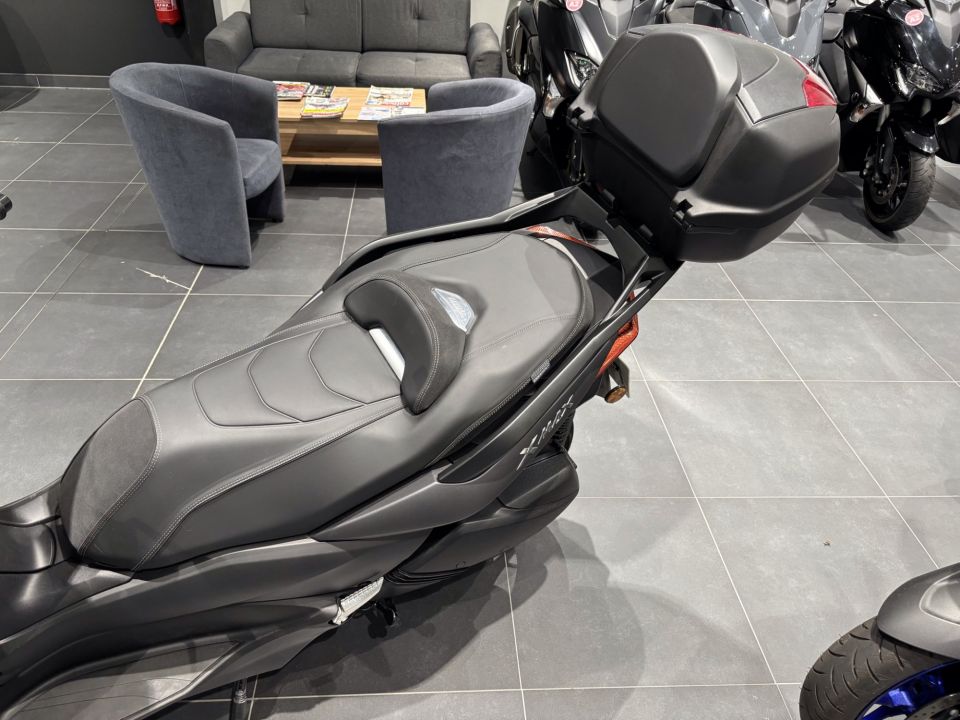 YAMAHA X-MAX 300 15