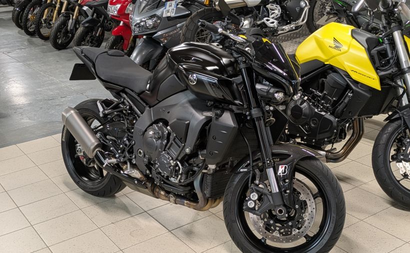 YAMAHA MT-10 0
