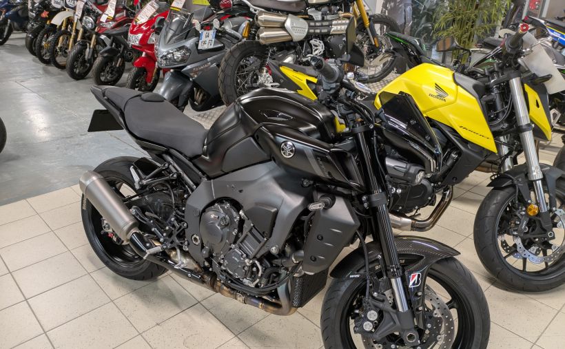 YAMAHA MT-10 0