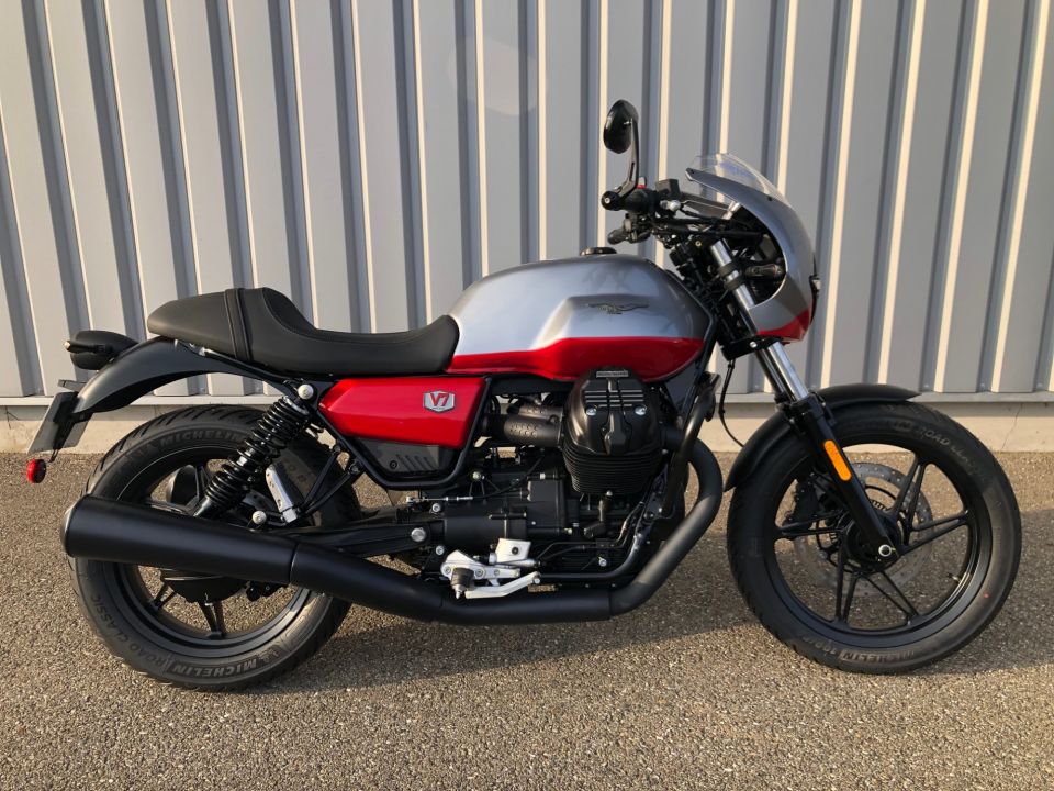 MOTO GUZZI V7 0