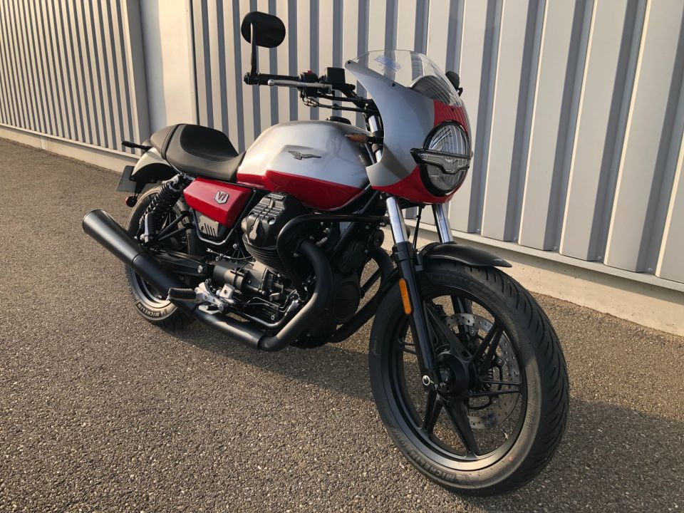MOTO GUZZI V7 8