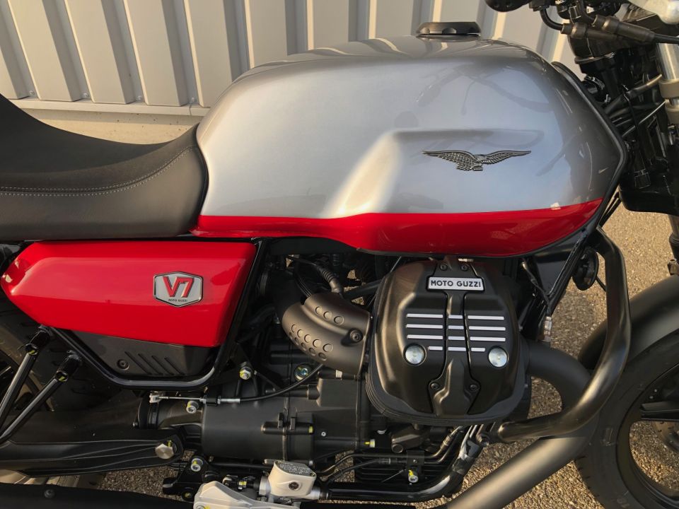 MOTO GUZZI V7 32