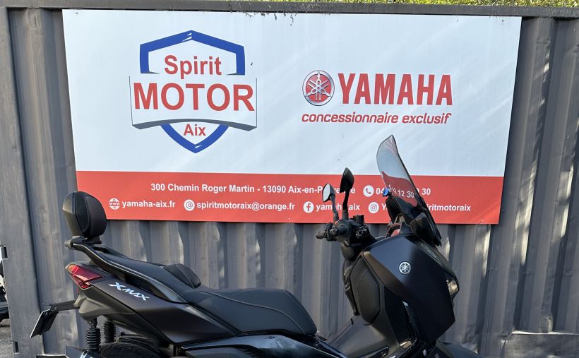 YAMAHA XMAX 300 Tech Max 1