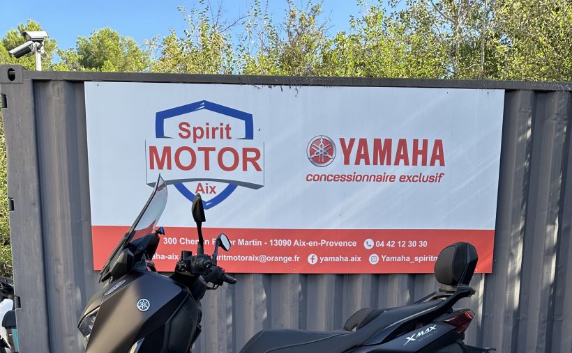 YAMAHA XMAX 300 Tech Max 2