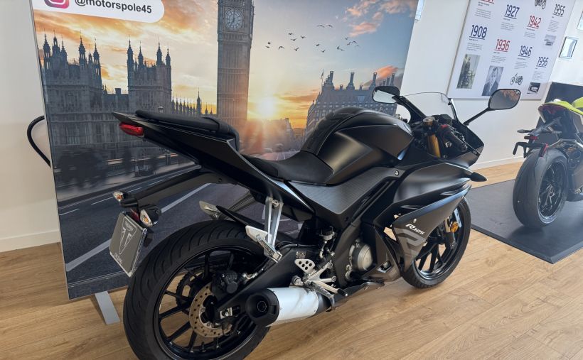 YAMAHA YZF-R 125 3