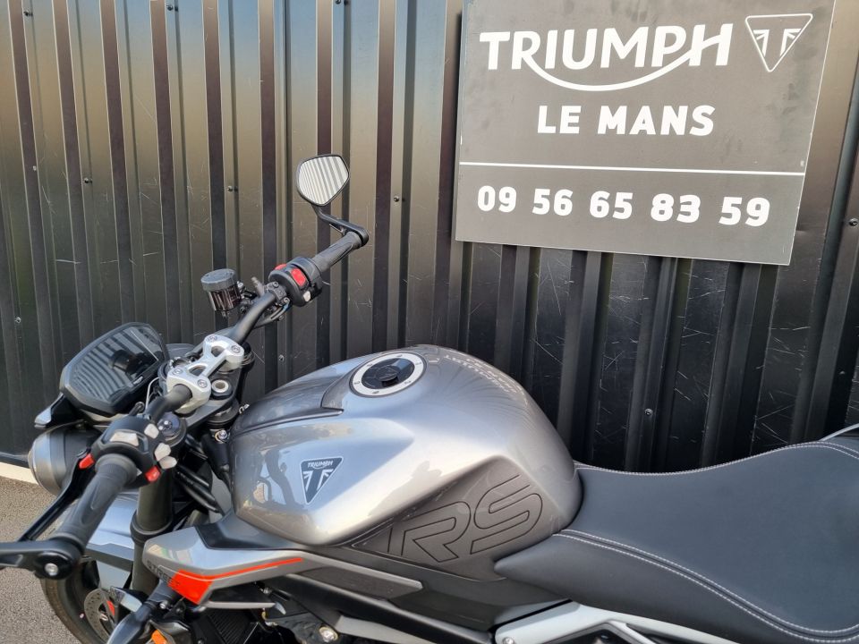 TRIUMPH STREET TRIPLE 765 RS 30
