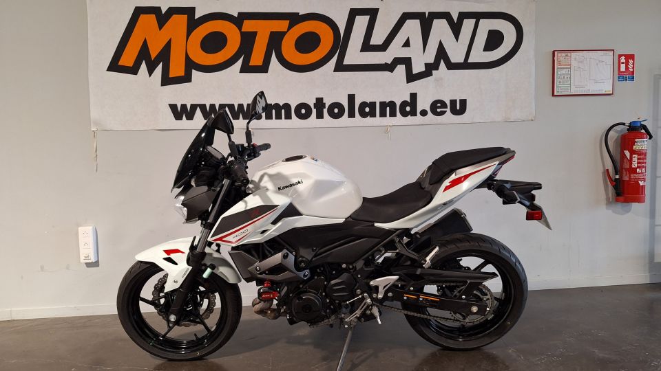 KAWASAKI Z400 3