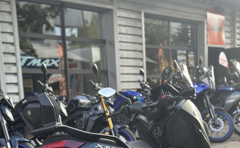 YAMAHA X-MAX 125 TECH MAX 1