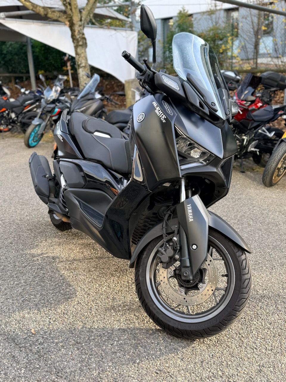YAMAHA XMAX 125 TECH MAX 1