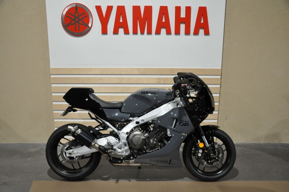 YAMAHA XSR 900 GP 0