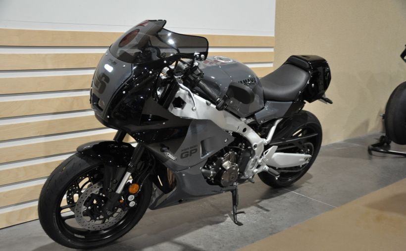 YAMAHA XSR 900 GP 1