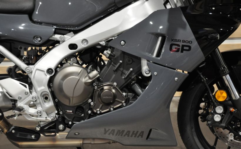 YAMAHA XSR 900 GP 5