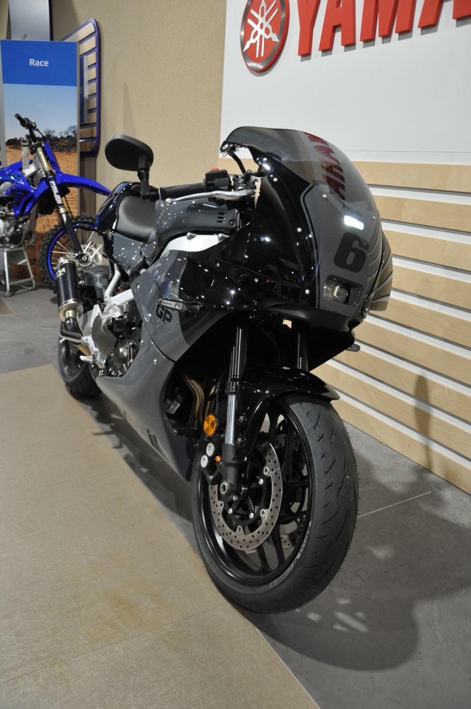 YAMAHA XSR 900 GP 10