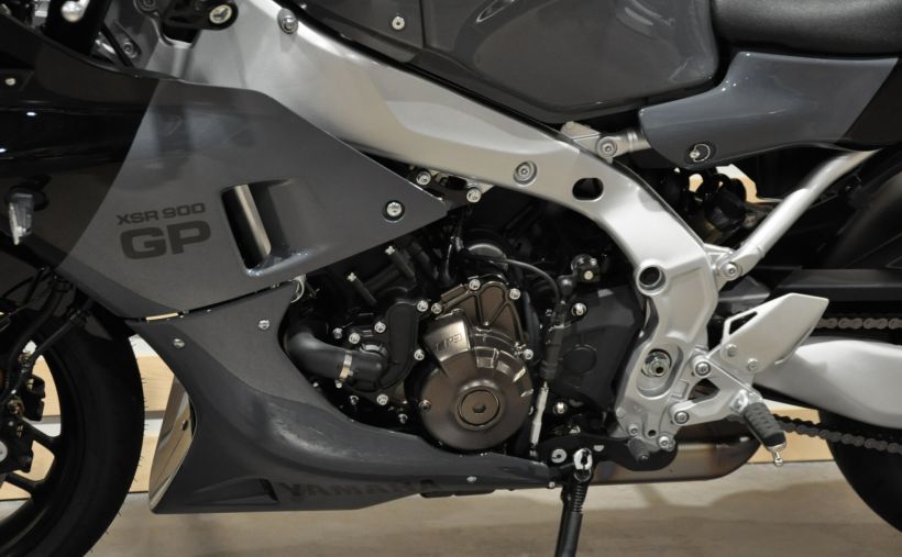 YAMAHA XSR 900 GP 13