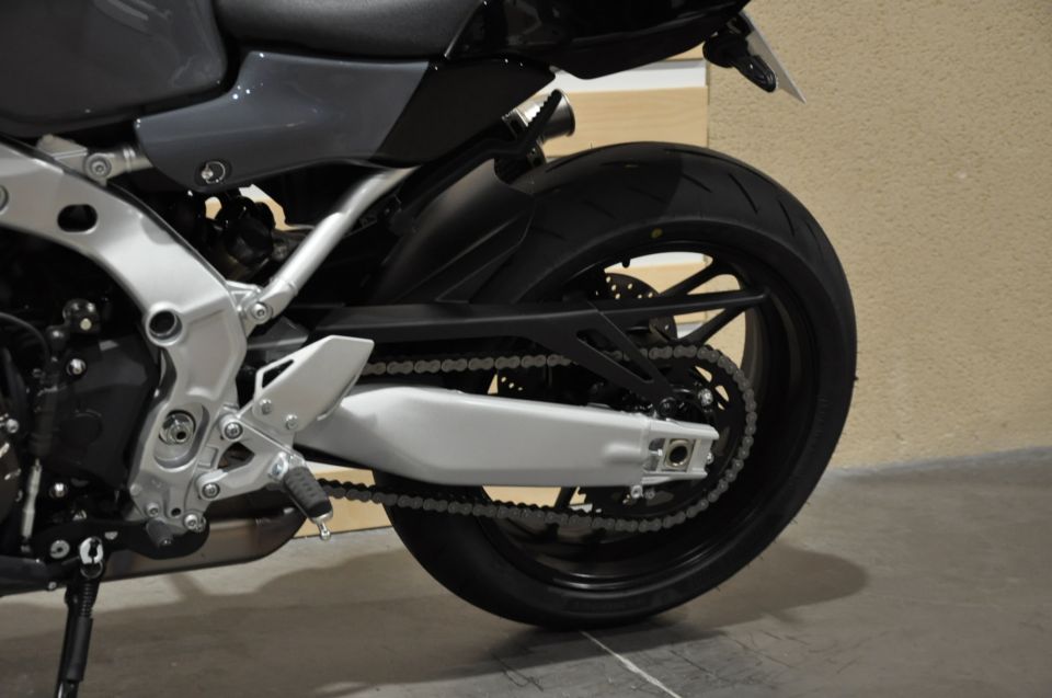 YAMAHA XSR 900 GP 14