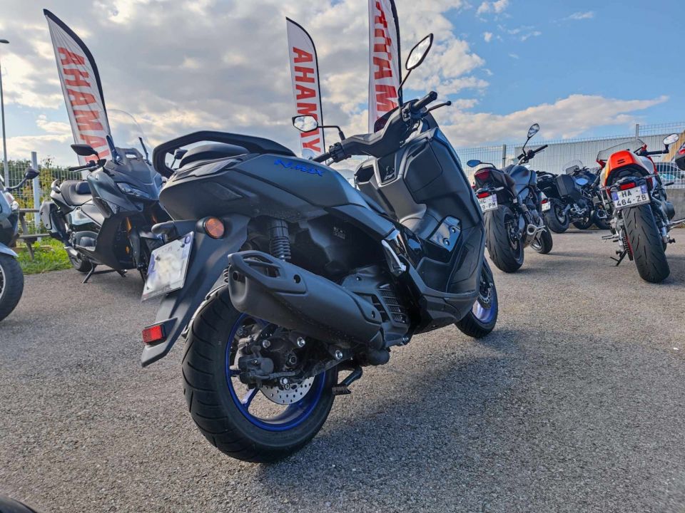 YAMAHA NMAX 125 3