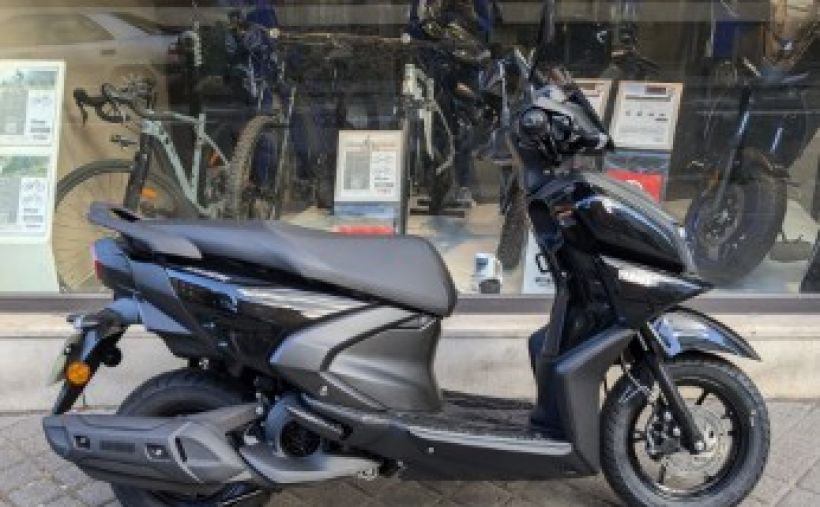 YAMAHA RayZR 125 1