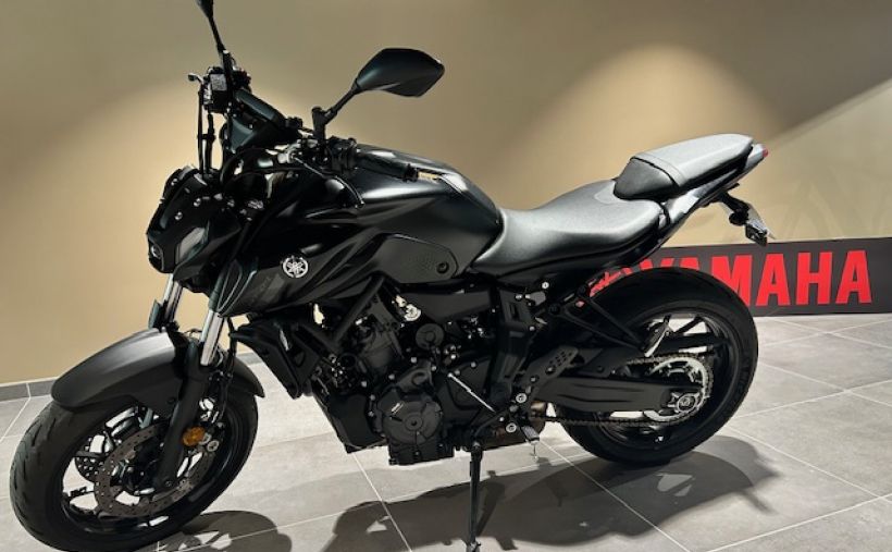 YAMAHA MT-07 1
