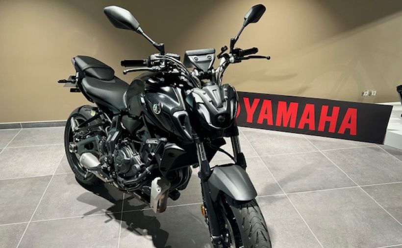 YAMAHA MT-07 2