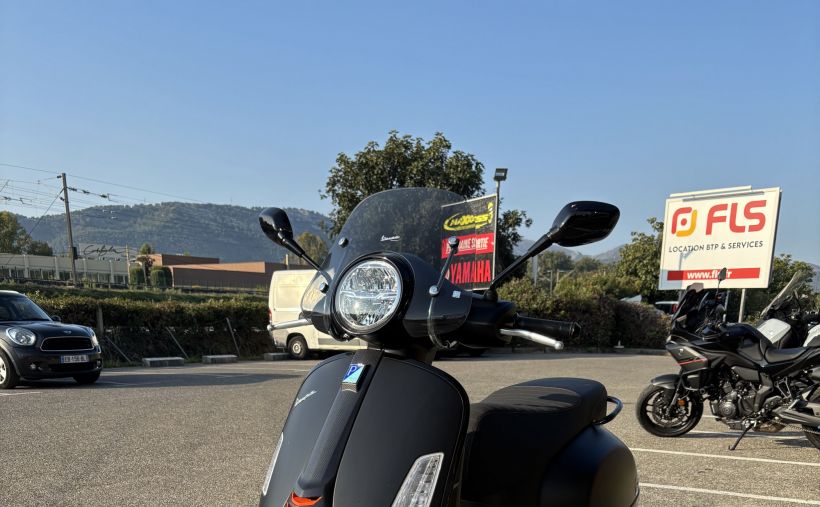 PIAGGIO VESPA SS 300 2