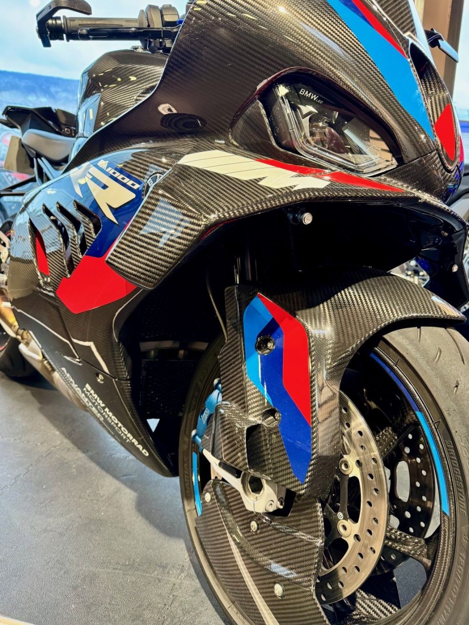 BMW M 1000RR 3