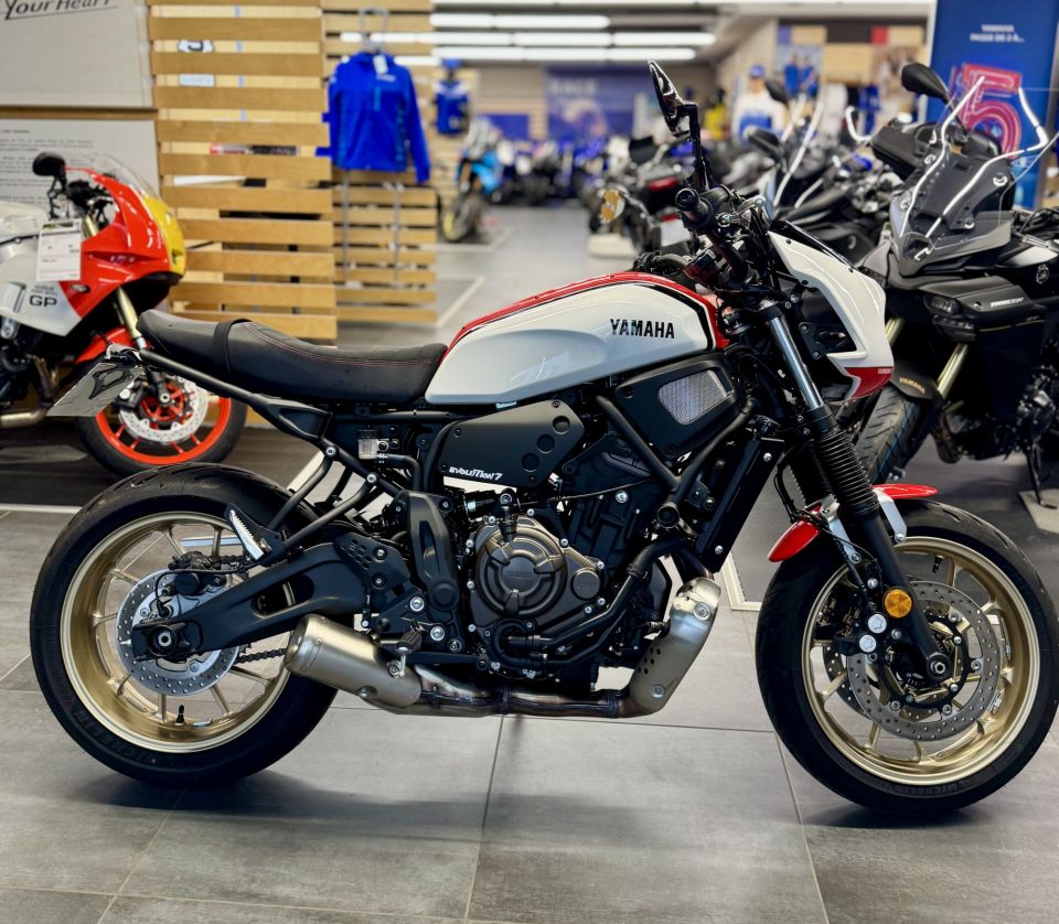 YAMAHA XSR 700 4