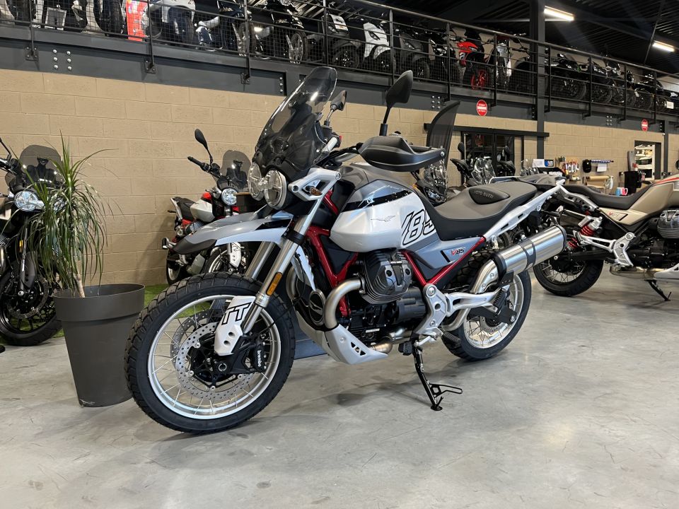 MOTO GUZZI V85 TT 850 15