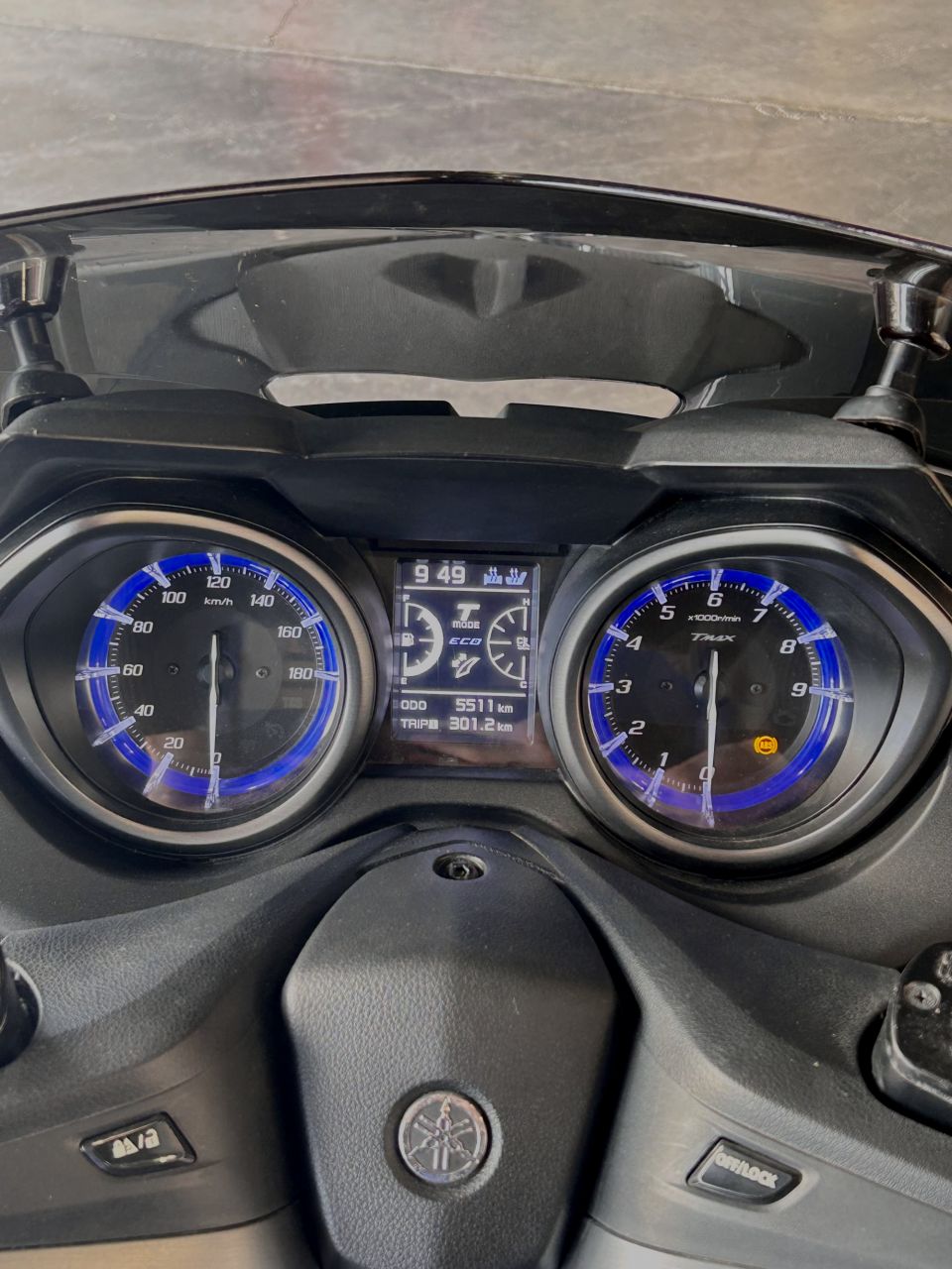 YAMAHA XP T-MAX 560 TECH MAX 1