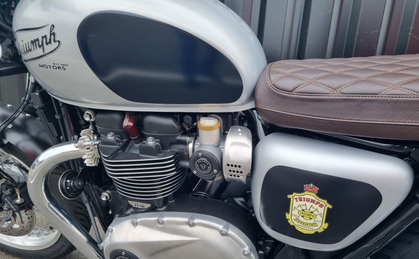 TRIUMPH BONNEVILLE T120 30